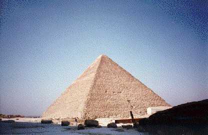 {View of Cheops pyramid,
 the largest of the big three)